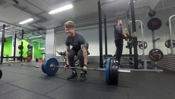 Me trying to deadlift weight that was too heavy for me